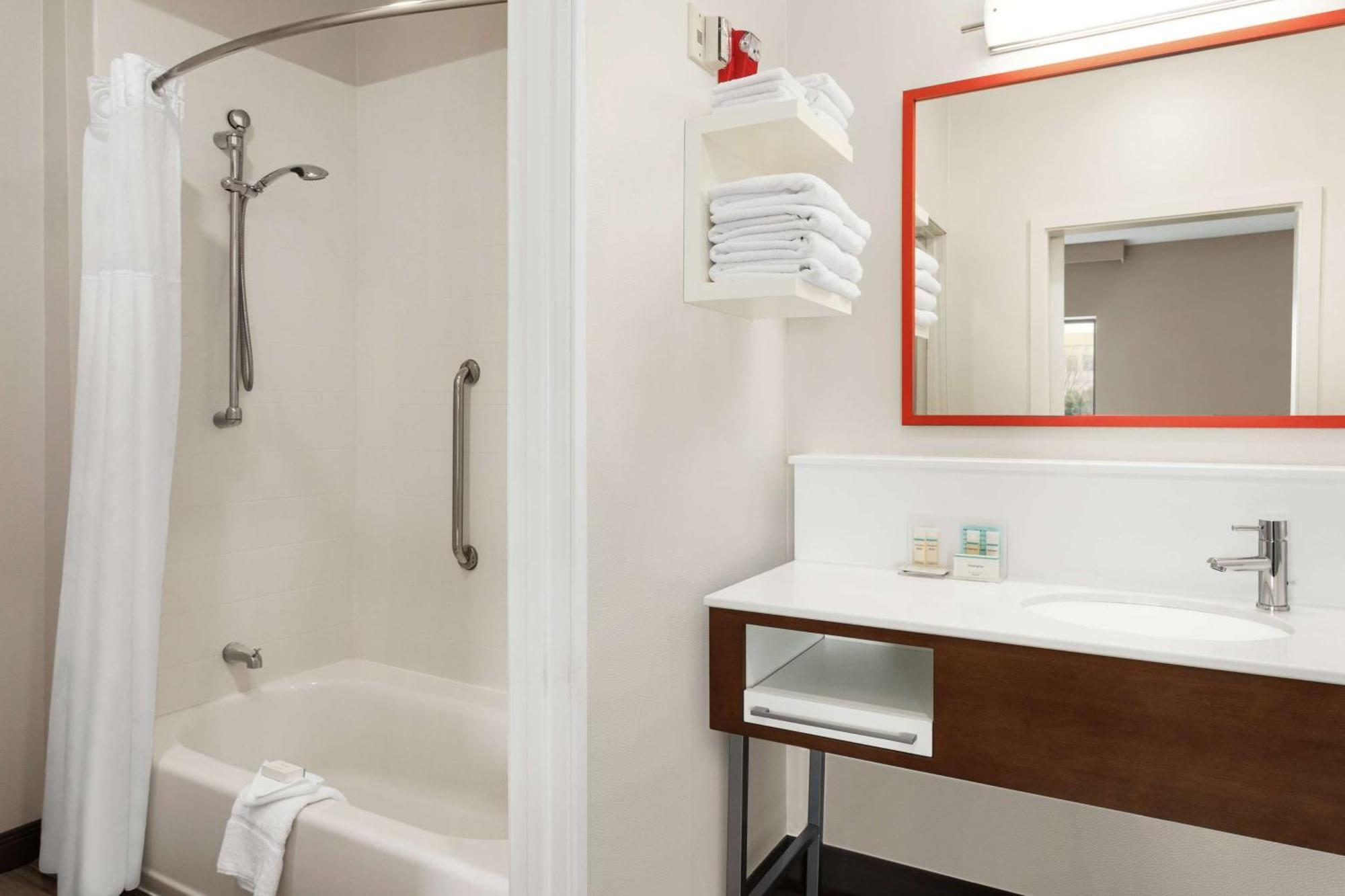 Stanley Hampton Inn & Suites Overland Park South מראה חיצוני תמונה